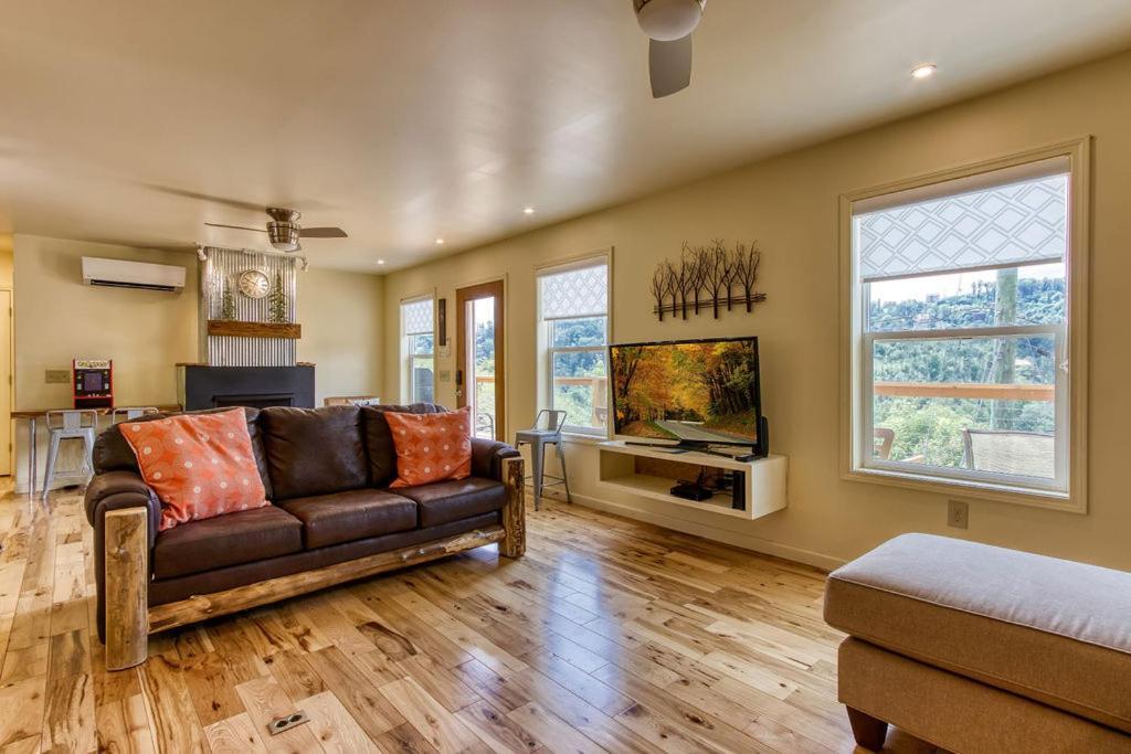 Key Lime Pie, Hot Tub,Wifi, 1089 Free Tickets Each Paid Day, Dollywood And More Gatlinburg Dış mekan fotoğraf